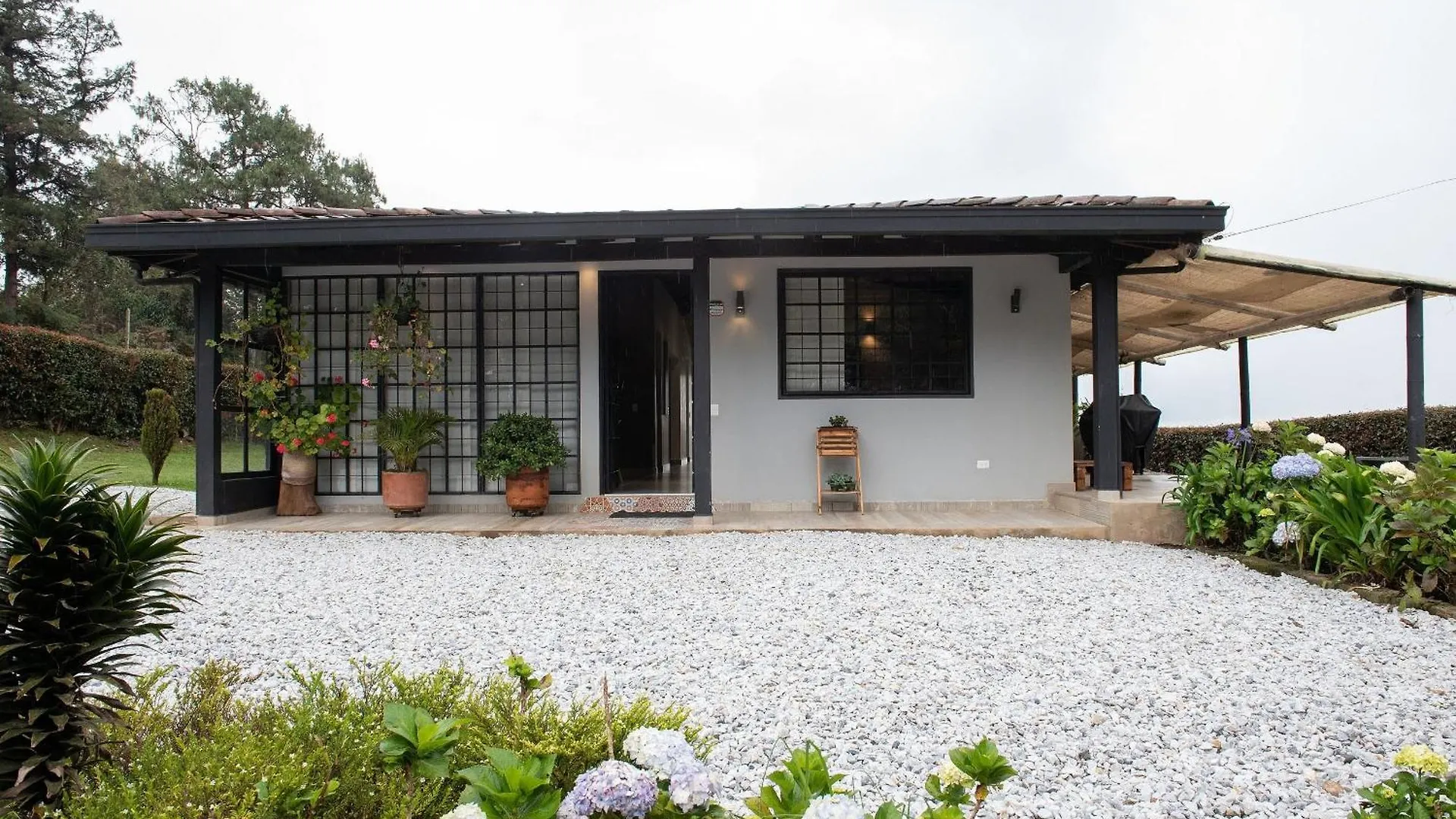 El Cielo En La Vereda Barroblanco De Santa Elena Villa Medellín Feriehus