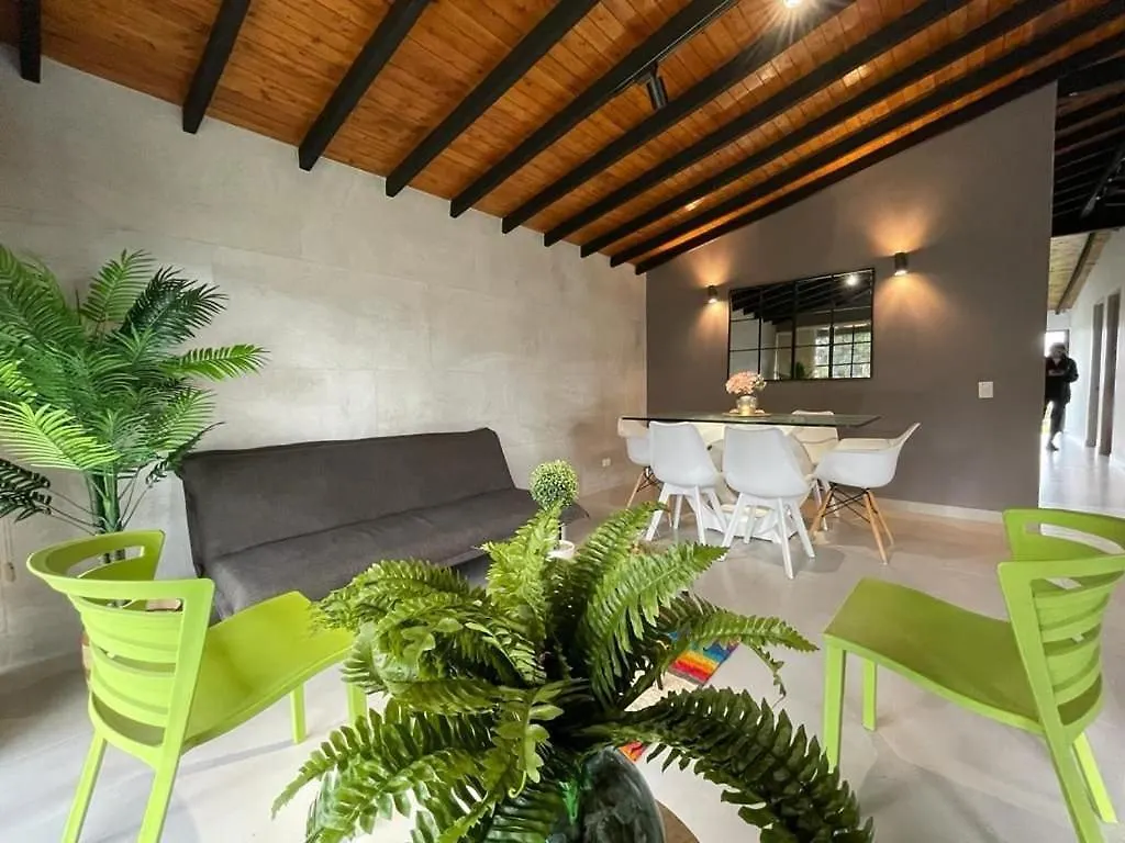 El Cielo En La Vereda Barroblanco De Santa Elena Villa Medellín Feriehus